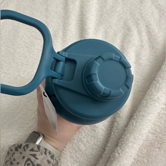 NEW Lululemon back to life water bottle - Picture 2 of 4